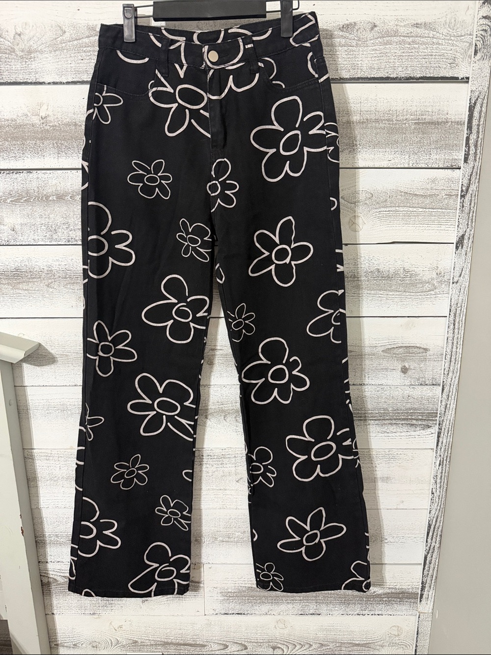 Black Floral Outline Wide-Leg Pants